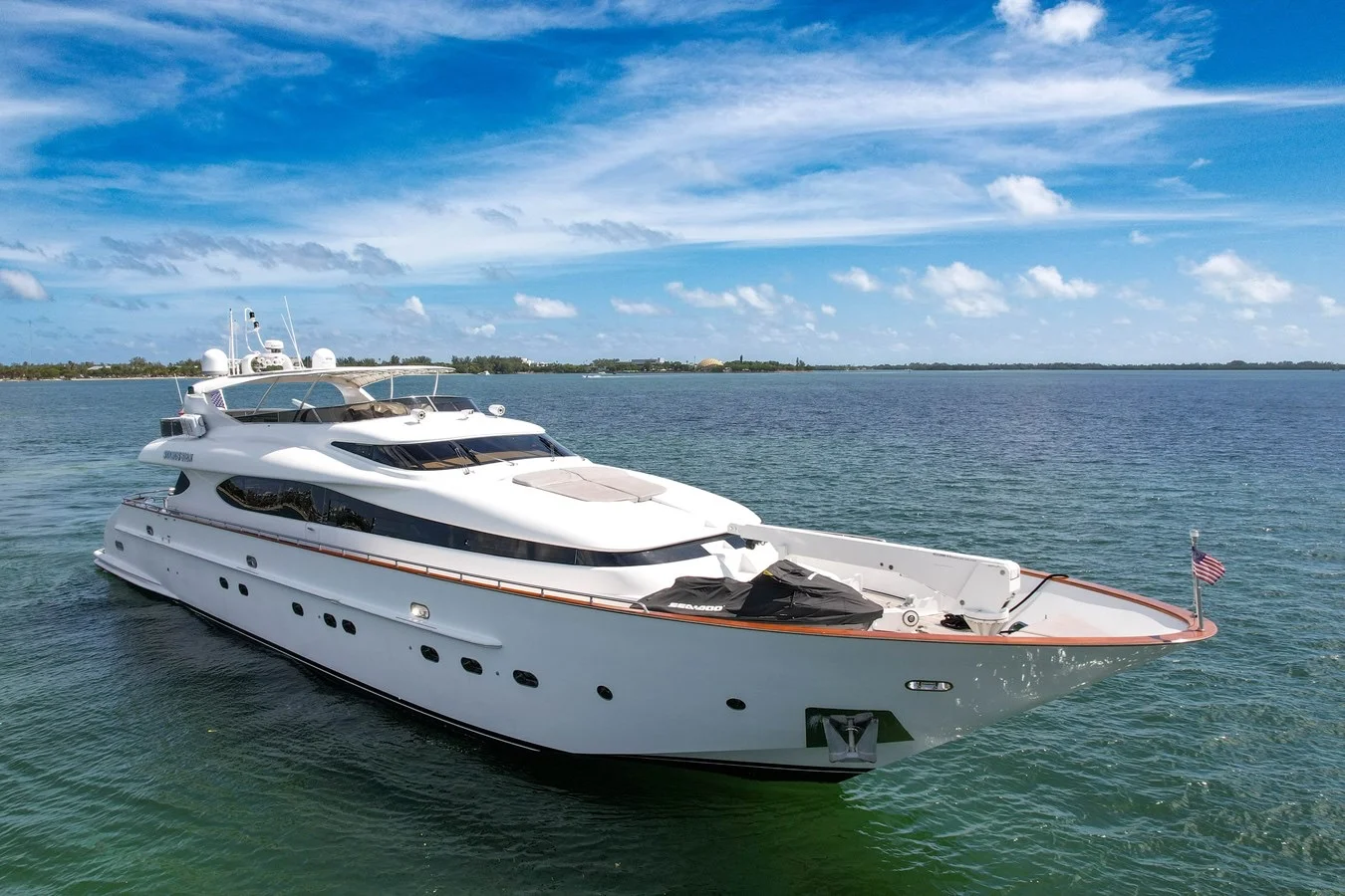 110ft Maiora Stamos Bien side profile
